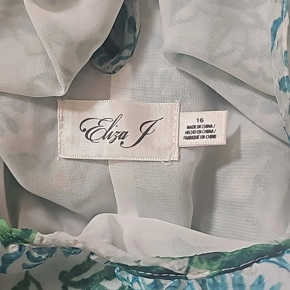 Eliza J floral halter style dress with keyhole button back closure - Picture 7 of 8